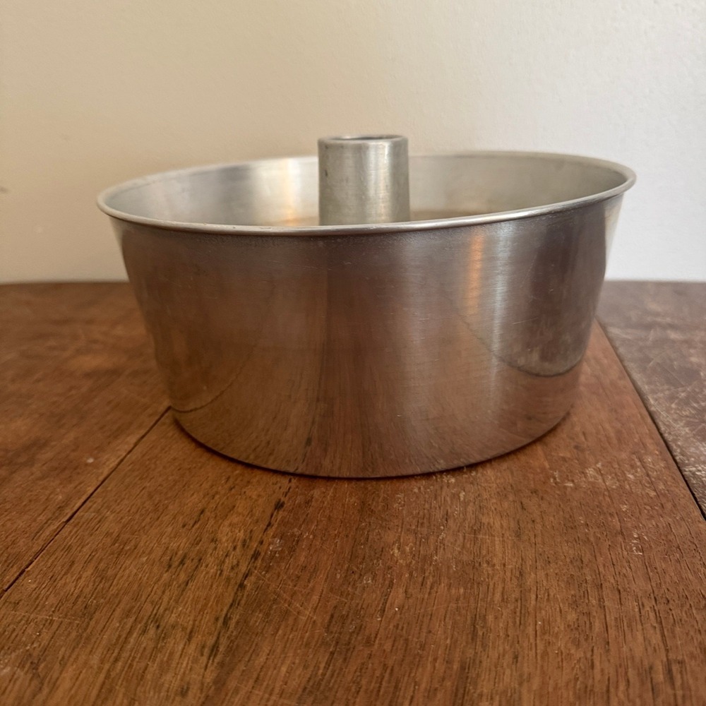 Vintage‎ Aluminum Angel Food Cake 2 piece Baking Pan